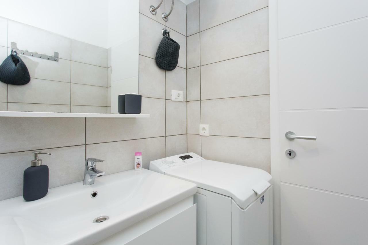 Apartments Pinery Makarska Esterno foto