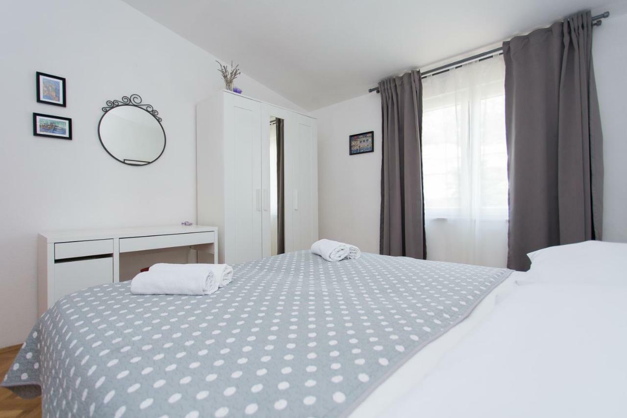 Apartments Pinery Makarska Esterno foto