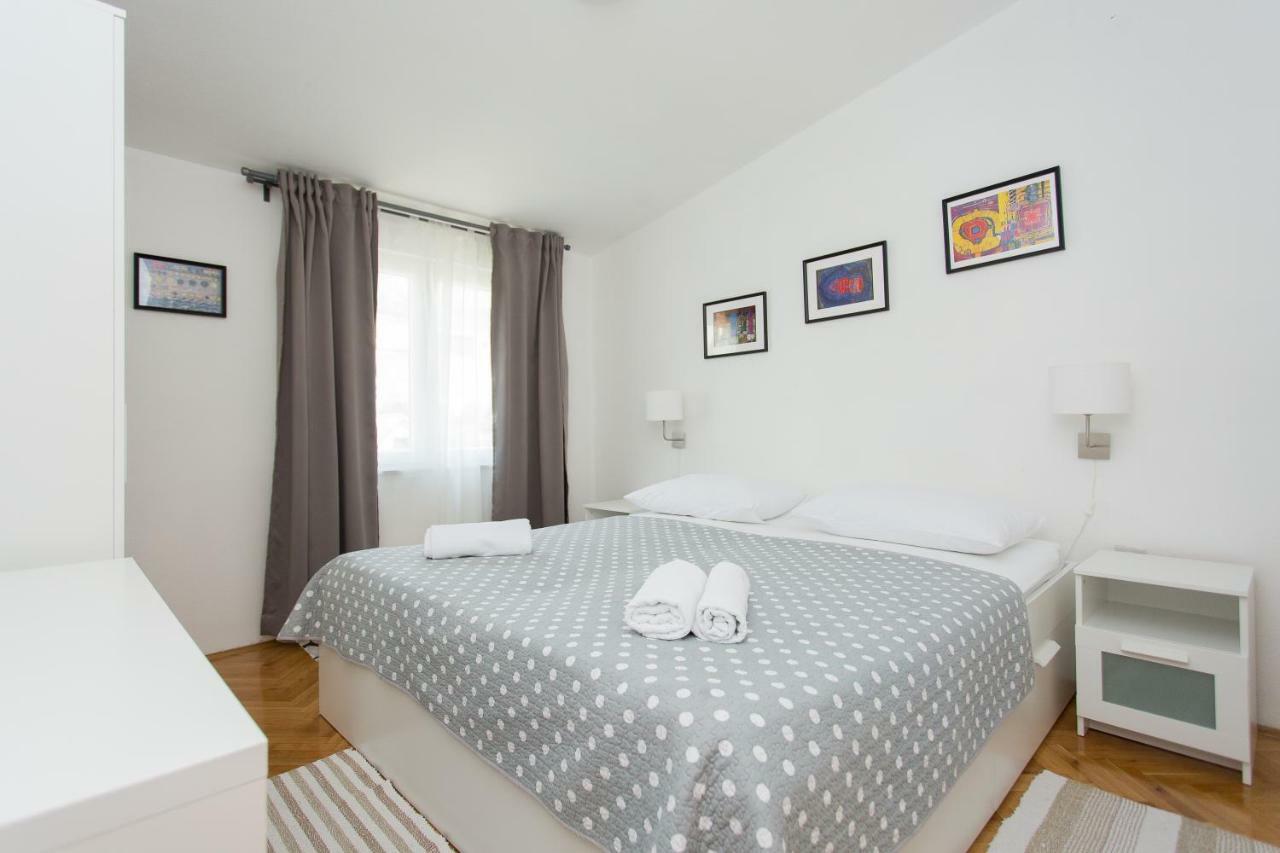 Apartments Pinery Makarska Esterno foto